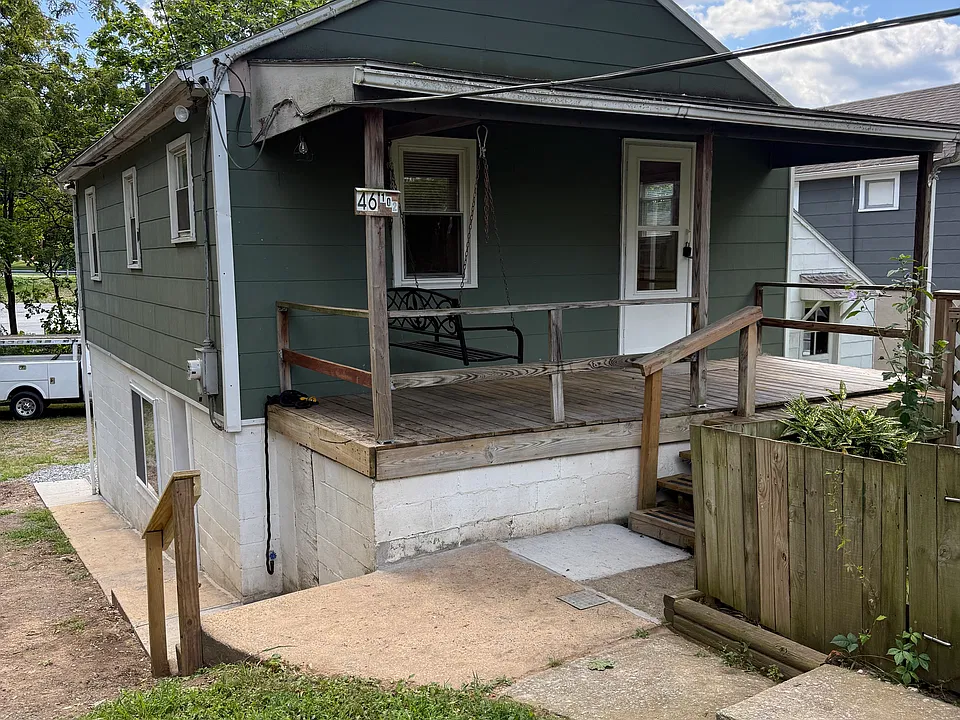 46 E Hummelstown St #102