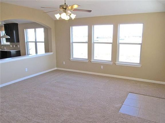 5th image of 713 Harwood Dr