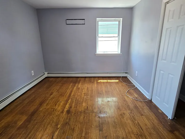 323 Sanford Ave #1A — Photo 4
