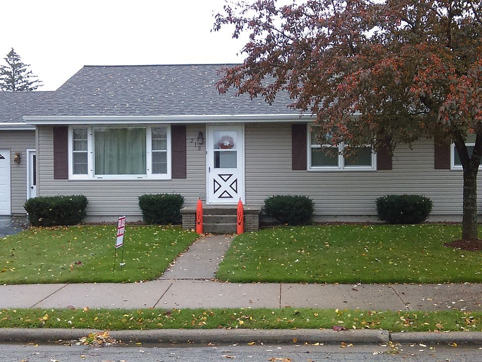 1st image of 210 Towne Dr