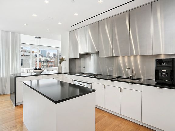 4th image of 350 W Broadway APT 6