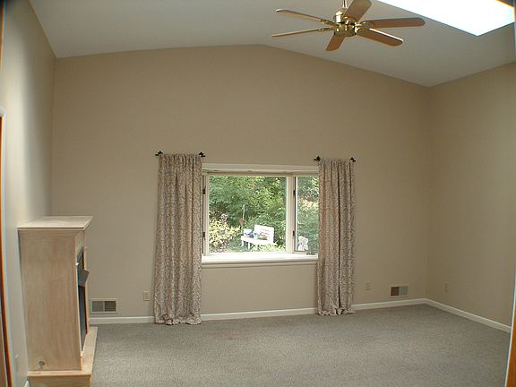 Family Rm w/Fireplace