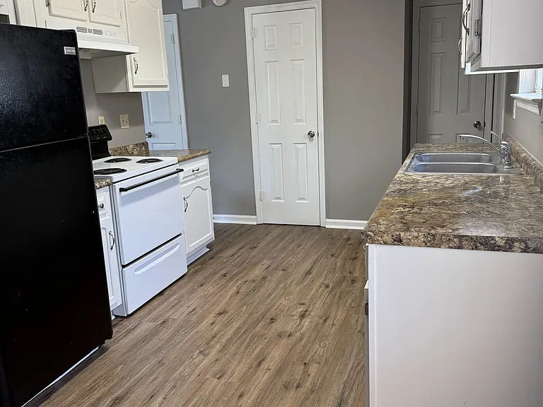 8623 Leatherwood Trl — Photo 11
