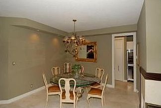 4th image of 200 NE 14th Ave APT 18