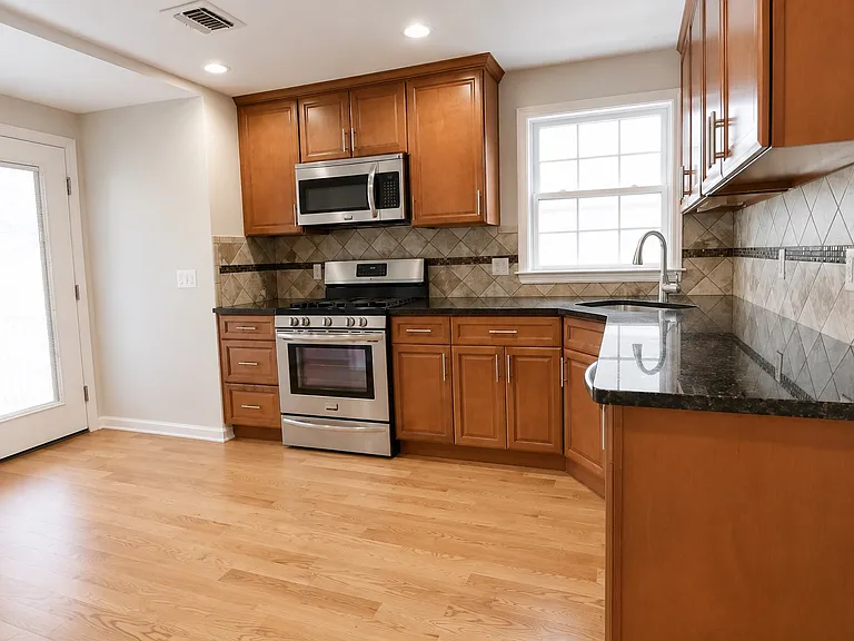 528 Cumberland St #B — Photo 13