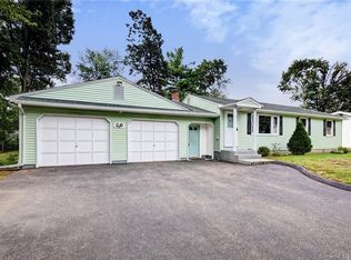 26 Iroquois Rd, Enfield, CT 06082