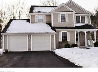 12 Brentwood Dr, Farmington, CT 06032