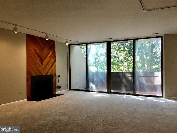 5th image of 2248 S Randolph St #2