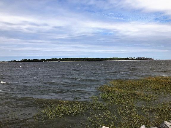 3rd image of 460 Porpoise Dr
