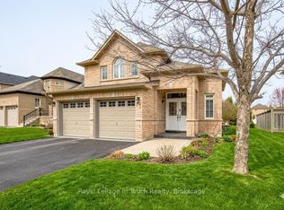 75 Pearl St, Wasaga Beach, ON L9Z 0G8