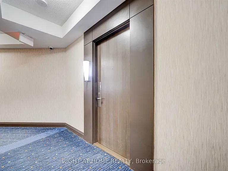 7171 Yonge St #511 — Photo 2