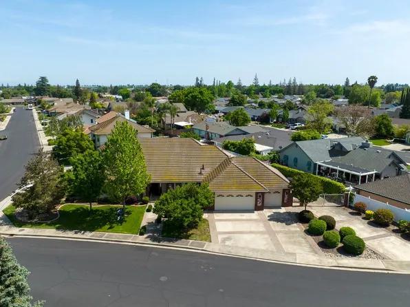 79 Willowood Dr, Oakdale, CA 95361