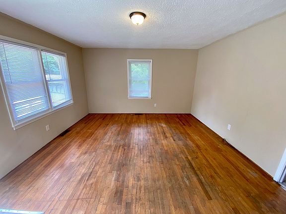 4th image of 106 Cantrell Dr #63