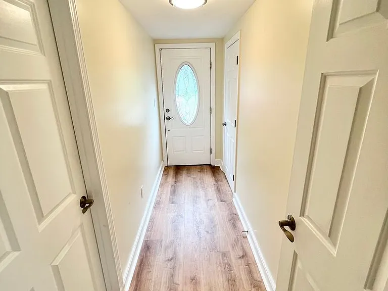 711 Pleasant St — Photo 14