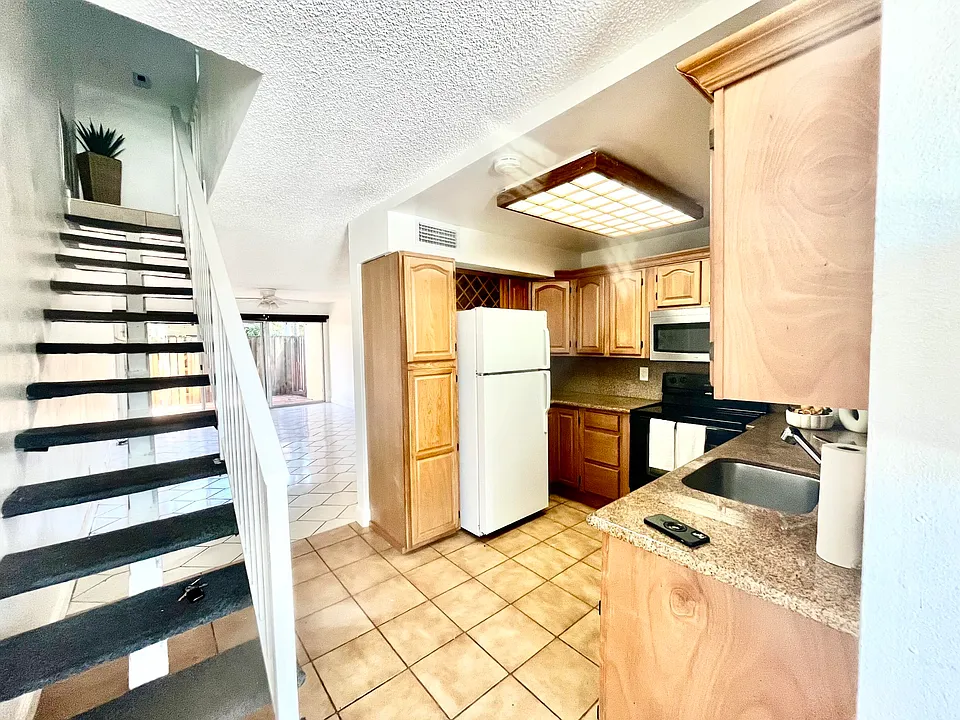 15385 S Dixie Hwy #12