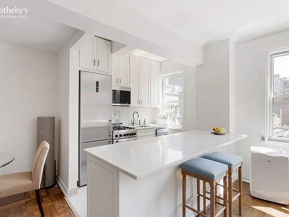 5th image of 220 Madison Ave #9H