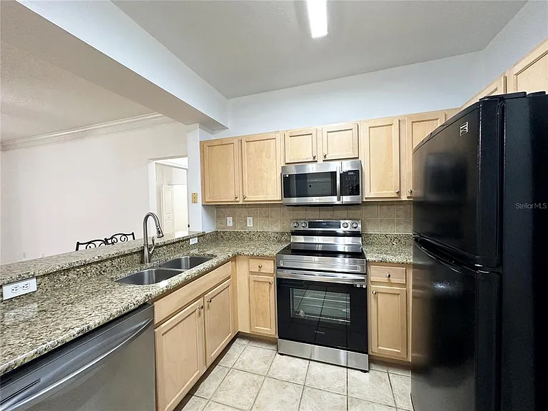 12843 Madison Pointe Cir #201 — Photo 6