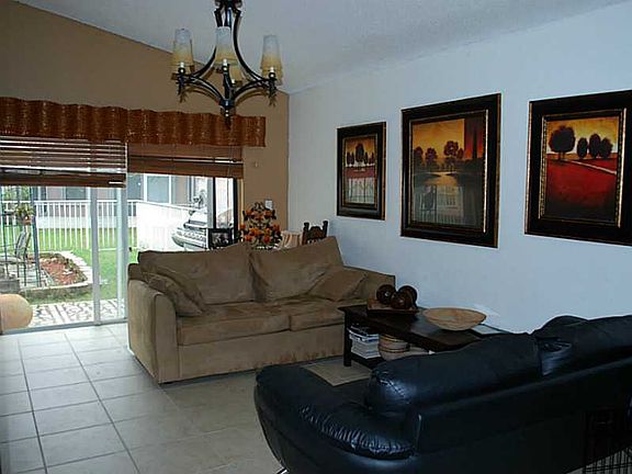 5th image of 17083 NW 11th St