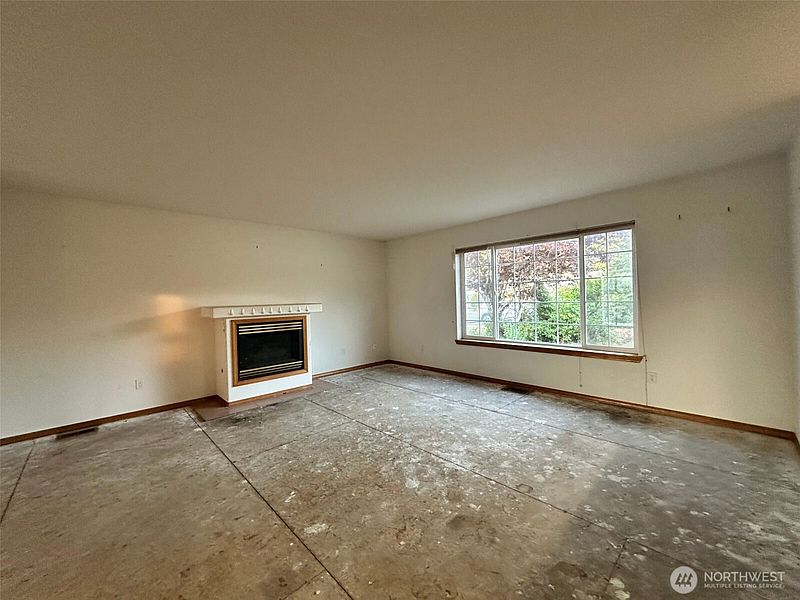 4th image of 2111 Laurel St