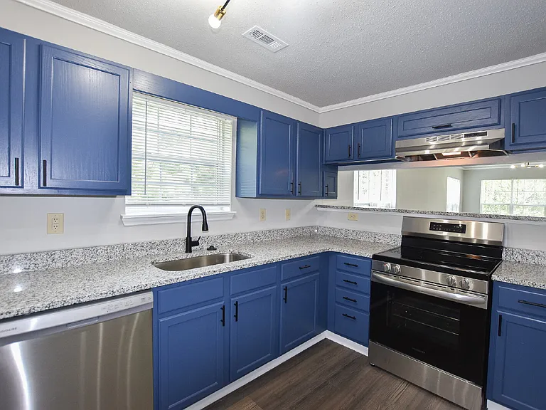 4273 Villas Dr — Photo 5