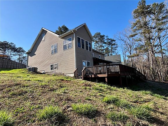 3rd image of 1213 Williams Rd