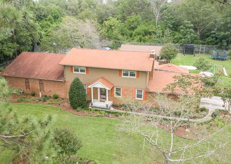 1st image of 402 Heritage Dr