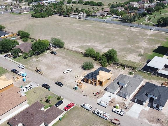 5th image of 215 Constellation Dr
