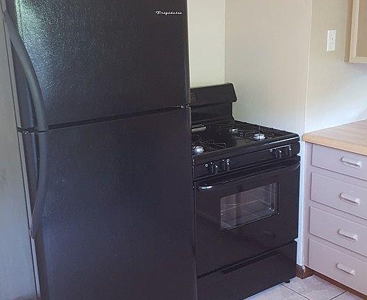 5th image of 1368 N 77th Ave E