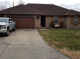 1204 W Sherwood Ct, Nixa, MO 65714