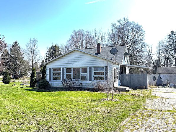 3316 Glendora Rd, Three Oaks, MI 49128