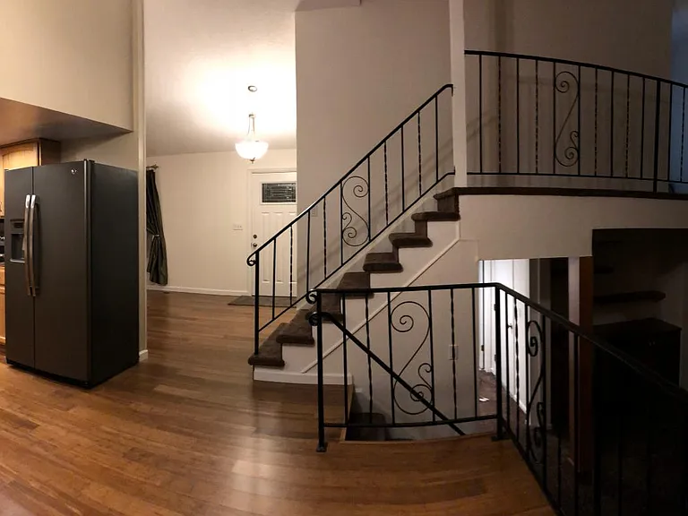 Small dining area next to kitchen