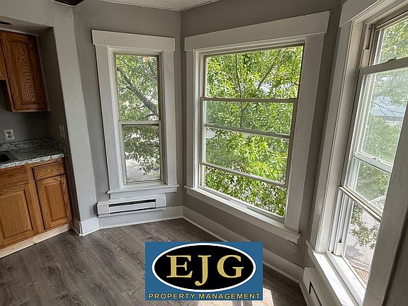 4th image of 106 Vine St #2