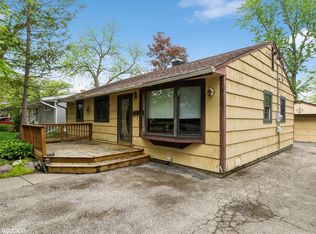 412 Midway Dr, Mundelein, IL 60060