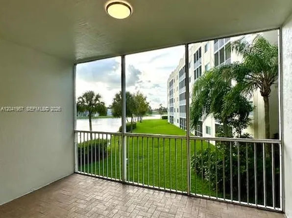 10750 NW 66th St APT 214, Doral, FL 33178