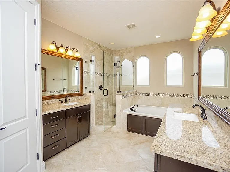 1025 W 21st St #D — Photo 25