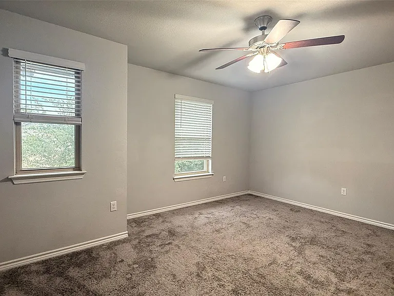 9102 Gage Dr — Photo 8