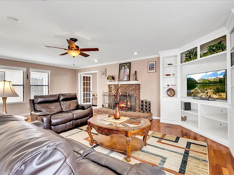 285 W Ash Ave — Photo 10