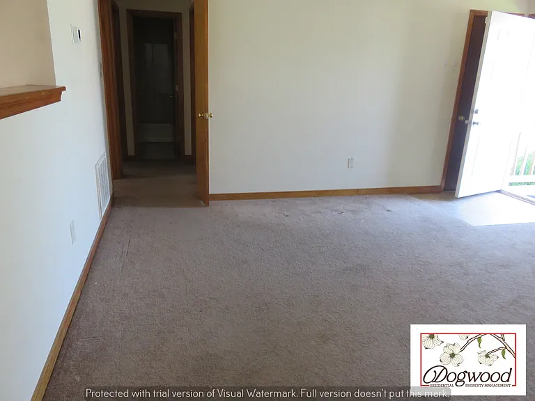 101 N Mapleleaf Ave — Photo 2