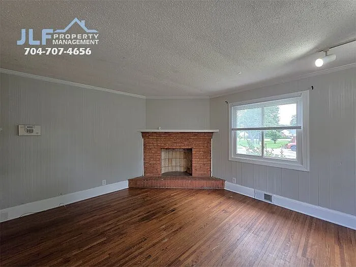 1310 Oakwood Ave — Photo 5