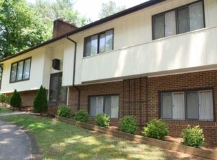 5604 Greenwich Dr, Greensboro, NC 27410