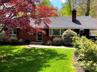 11611 Kenwood Ter, Fairfax, VA 22030