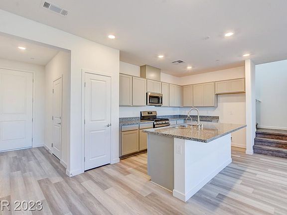 5th image of 11508 Desert Hollow Ave