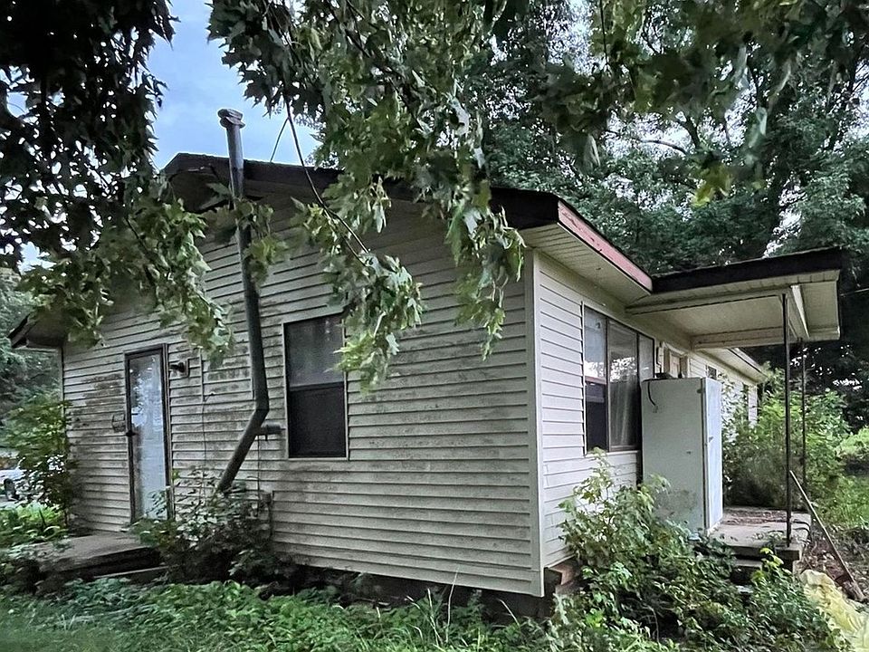 2nd image of 108 Buddy Davis Loop