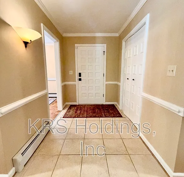 407 Westmoreland Ct — Photo 2