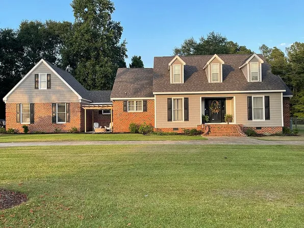 9481 Deerfield Cir, Laurinburg, NC 28352