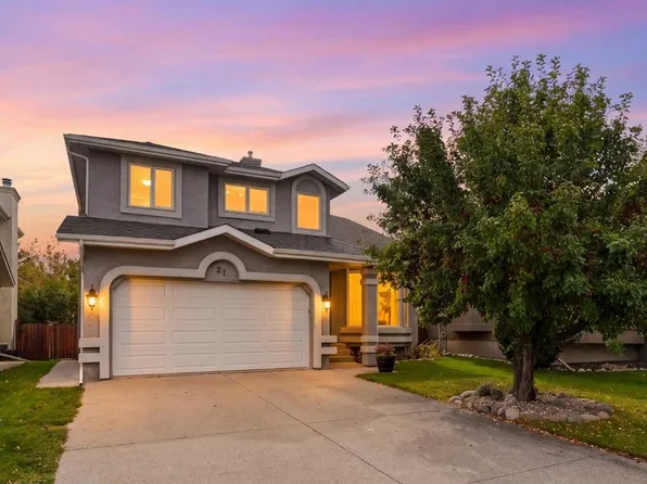 21 N Mount Robson Close SE, Calgary, AB T2Z 2B8