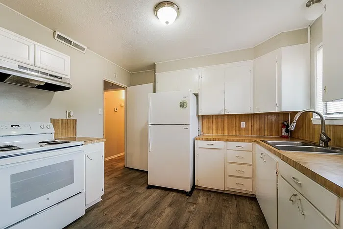 3 bed, 2.0 bath, 1352 sqft, $1,195 — Photo 4
