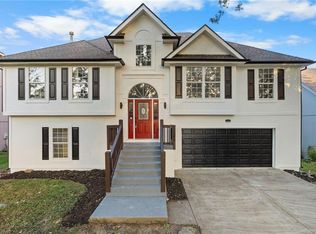 14611 Wicklow St, Smithville, MO 64089