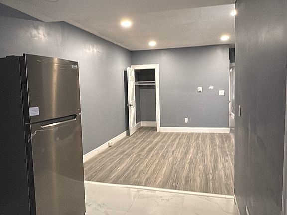 5th image of 20 Belvidere St #1
