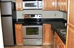 4th image of 4433 Stanton St #203